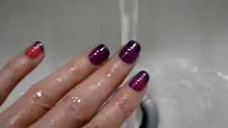 essence Superheroes LE Thermo-Lack 01 Fantastic Girl in Aktion