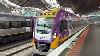 V/Line VL44 Departing Southern Cross Station to Marshall - HORN SHOW