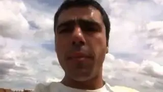 Aplicación de pintura roja en tejados