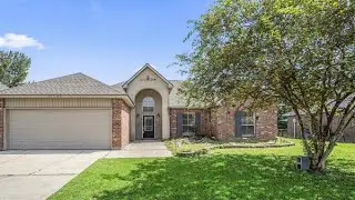 10040 Park Ridge Dr, Denham Springs, LA Presented by Darren James.
