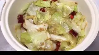 手撕包菜 Chinese Food - Spicy Sichuan Cabbage Stir Fry