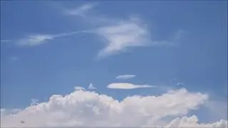 awan bergerak.   (background video)