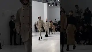 I am🥰 here for this cool 💅girl CEO aesthetic from Max Mara Fall Winter 24 #fashion