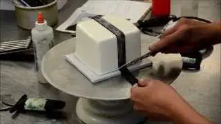 How to decorate a square cake into gift box - Christmas Cake Idea