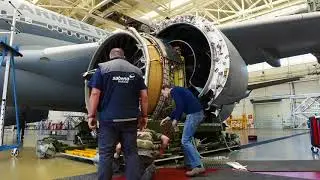 NIJL Aircraft Docking MRTT A330 equipment in use at Base a&eacute;rienne 125 Istres, ADC Olivier & AVT Axel