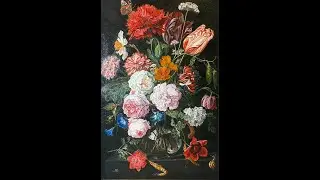 Цветы в стеклянной вазе. Flowers in a glass vase.
