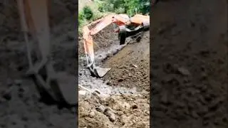 #excavator #heavyequipment #construction #caterpillar #excavation #earthmoving #heavymachinery