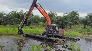 Beko besar alat berat amphibious excavator normalisasi sungai #bekobesar #cgmachine 
