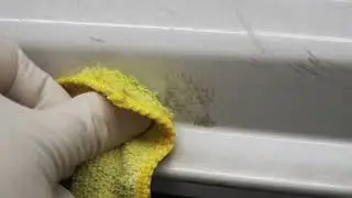 How to Easily Remove Dirt Stains and Scuff Marks on Car Paint