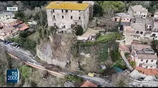 Maltempo, borgo di Isola Farnese bloccato da una frana