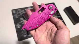 Microtech Stitch Auto PINK #knifephotography #microtechknives #knifepics #knifecommunity 