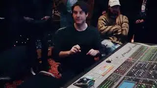 Bes&ouml;k hos BEMU-studenter som jobbar i kontrollrummet i Valley Sound Studio.
