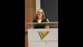 Lucinda receives the 2019 CAC Outstanding Alumni Achievement Award.