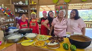 La Llev&oacute; Enga&ntilde;ada a la Cocina Para Darle Esta Sorpresa. La Vida del Campo