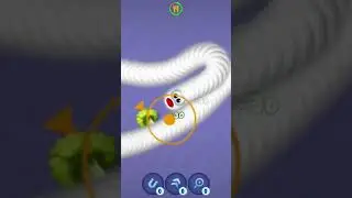 White snake 🐍 #gaming #freetime #wormszoneio #gameplay #games #slithersnake #snakegames #shorts