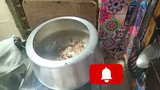 Kam masalon se taiyar mutton keema with matar aloo