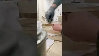 Ecke ankleben von Ceconite mit Aceton.