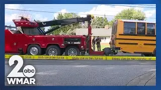 Восемь человек доставлены в больницу после аварии школьного автобуса в Бель-Эйр
