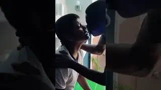 yerico bes&aacute;ndose con Jos&eacute; manuel