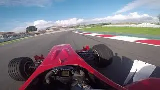 Formula 3 Montmeló coche guía derrapando