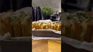 Cheesy Garlic Bread recipe | garlic bread | quick party snack |extra cheesy garlic bread|easy snacks