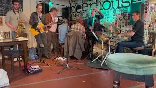 Bluehouse Jazz Jam at The Beerhouse, Market Harborough. April 2022. 'Caravan'.
