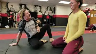 White Belt vs Blue Belt BJJ Rolling + Commentary