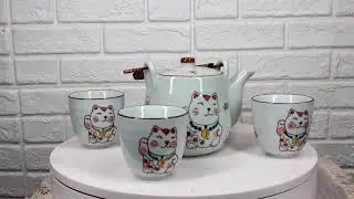 Ebros Japanese Maneki Neko Ceramic Tea Set Pot and Cups Lucky Charm Cat Serves 4
