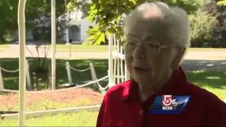 Child gets big reward for helping elderly neighbor