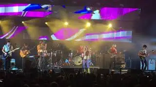 Caught In The Middle Live at The Mattress Firm Amphitheater 6/19/18