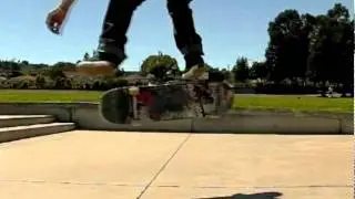 FAKIE KICKFLIP SLOW MOTION