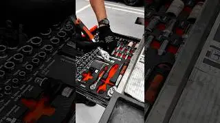 ASMR GARAGE SOUNDS 🧑🏻&zwj;🔧