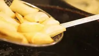 Souffl&eacute; Potatoes at Arnaud's