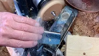 Richard Raffan turns a screw chuck spacer