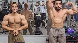 Posing practice for bodybuilding competition #Bodybuilding 