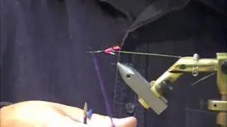 Tying the Dec Hogan Summer Bug