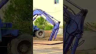 M&aacute;y x&uacute;c m&agrave;u t&iacute;m qu&aacute; đẹp  #excavator #mayxuc