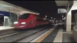 Transito serale di un Frecciarossa ETR500 a Bari S. Spirito operante l'AV8809 Milano Centrale-Lecce