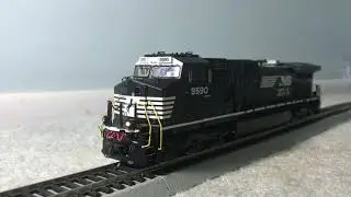 ScaleTrains C44&ndash;9W &ldquo;Dash 9&rdquo; Review. Bells, Horns, Etc!