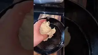 How to cook pizza in a cast iron skillet