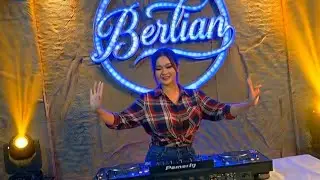DJ JAWA FULL BASS VIRAL TIKTOK TERBARU 2026 - KESANDUNG ASMORO - DJ REMIX TIKTOK CEWEK CANTIK VIRAL