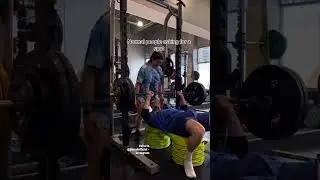 Spotters😅  #spotter #spotting #help #chest #bench #weight #lift #strong #shorts @jimratofficial