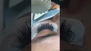 Lashing in layers 😮&zwj;💨🤌🏻🫶🏻🪄 perfection&hellip; az lash tech