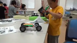 ちびっこロボット教室2016年２日目　Let's make a car with a LEGO