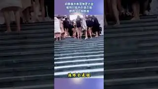 Guangzhou Auto Show has no fitting room, models change clothes outdoors