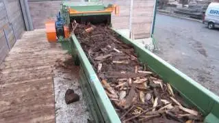 HARDWOOD BARK OPERATION IN FRANCE HHH 8 8 OUR SMALLEST MACHINE