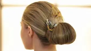 Quick, Easy Updo with Maxine Salon's Amy Abramite
