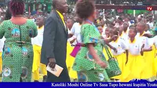 #TRENDING UTOTO WA YESU JIMBO KATOLIKI BUKOBA WALIVYONYANYUA UWANJA WA KAITABA KWA NJIMBO MARIDADI