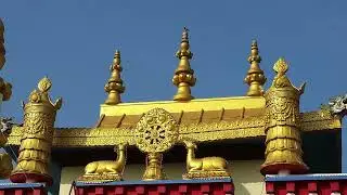 Holy Objects on the Buddha Hall Roof