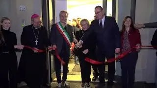 Folla per l'apertura della nuova sede della Comunità di Sant'Egidio a Lucca